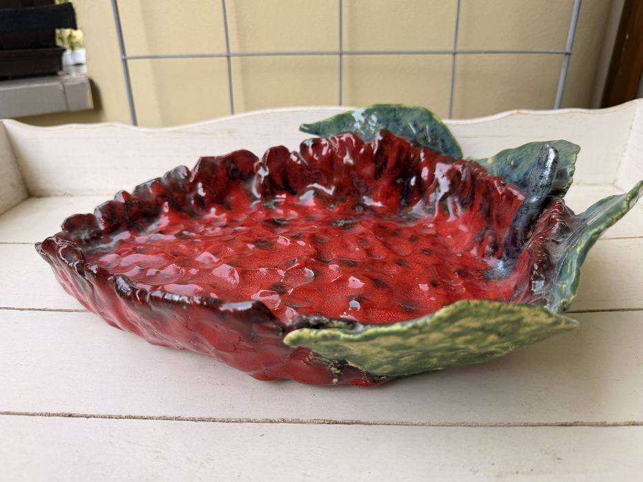Ceramiczna misa w kształcie truskawki