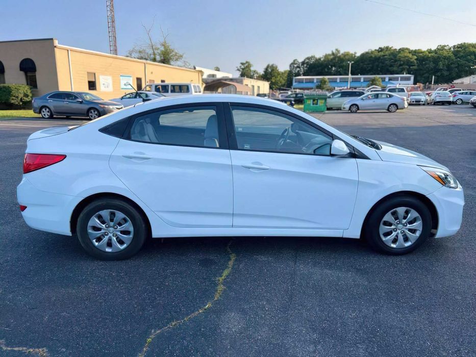 Hyundai Accent GLS      2015
