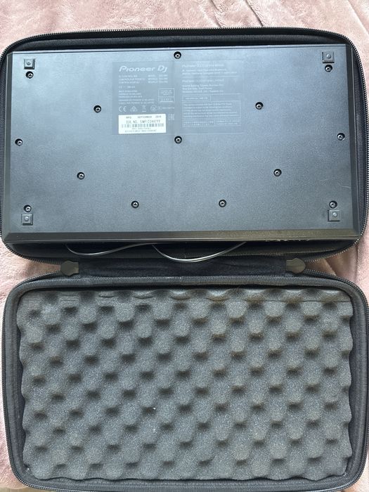 Konsola Pioneer DDJ-200 bez oznak użytkowania
