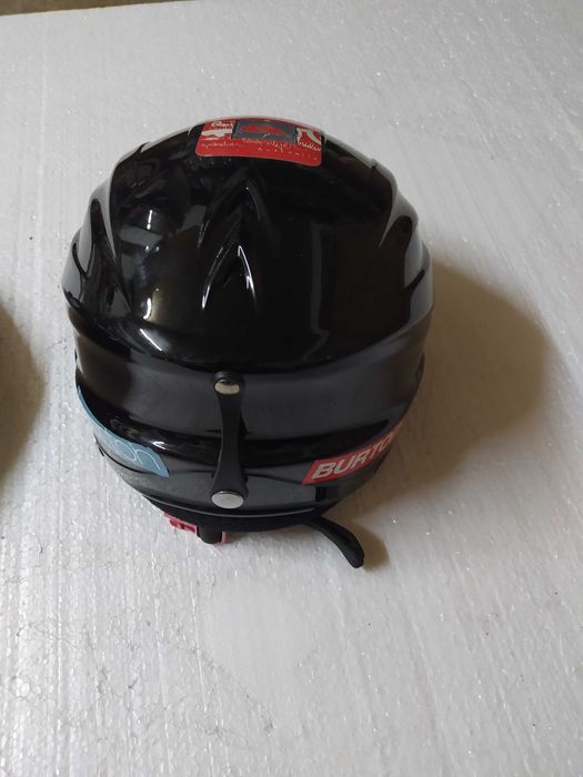 Шлем Burton  лыжный + вело в подарок.