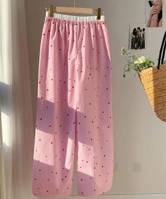 Жіночі рожеві щтани в смужку з червоними сердечками