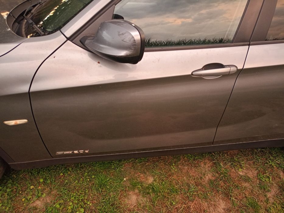 BMW e84 X1 drzwi a52