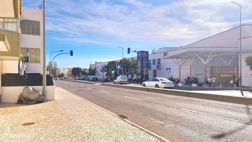 Apartamento T3, com Terraço, a 50m do Aqua Portimão