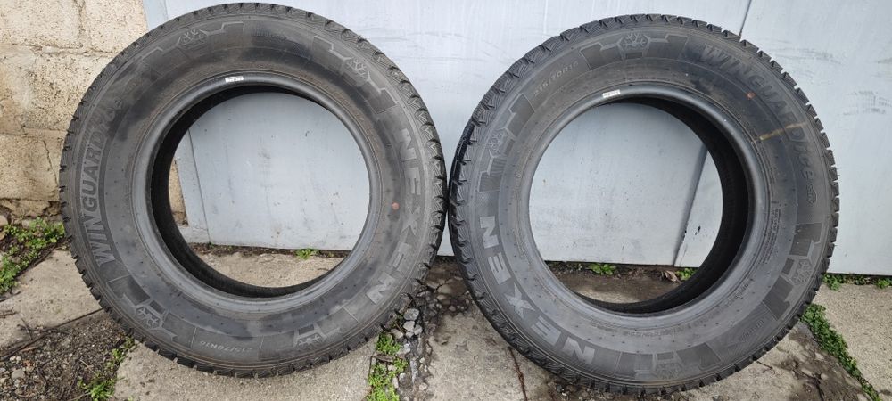 Продам две зимние покрышки Nexen 215 70 16  100R в хорошем состоянии.