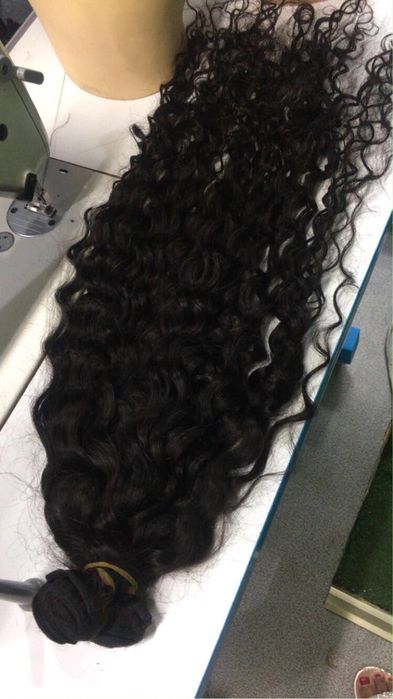 Cabelo cacheado 55cm 100 gramas 90€ cada