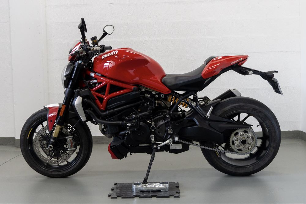 Ducati Monster 1200 R 2017 (financiamento disponível)