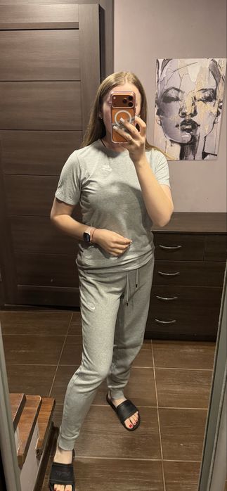 Джогери Nike оригінал  Стан нових Розмір л але буде і на м добре