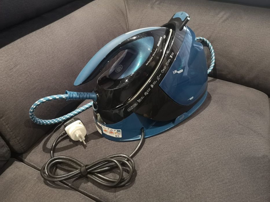 Żelazko Generator pary philips GC8735/80