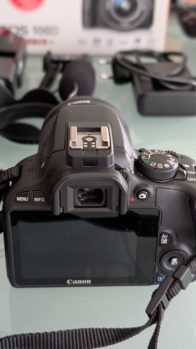 Canon EOS 100D c/ muitos extras