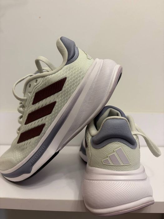 Кроссовки  Adidas