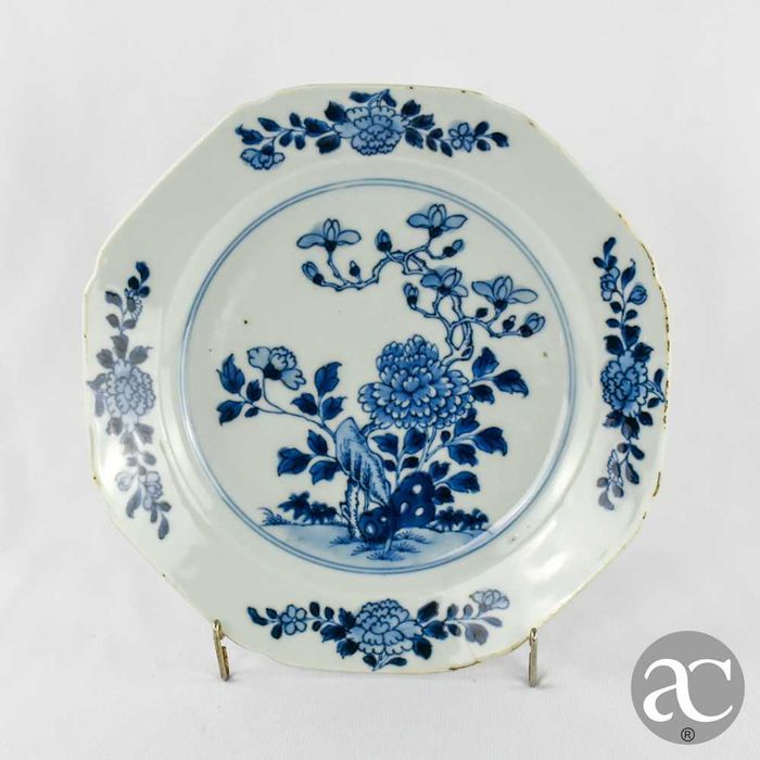 Prato octogonal em porcelana da China, Período Qianlong, séc. XVIII