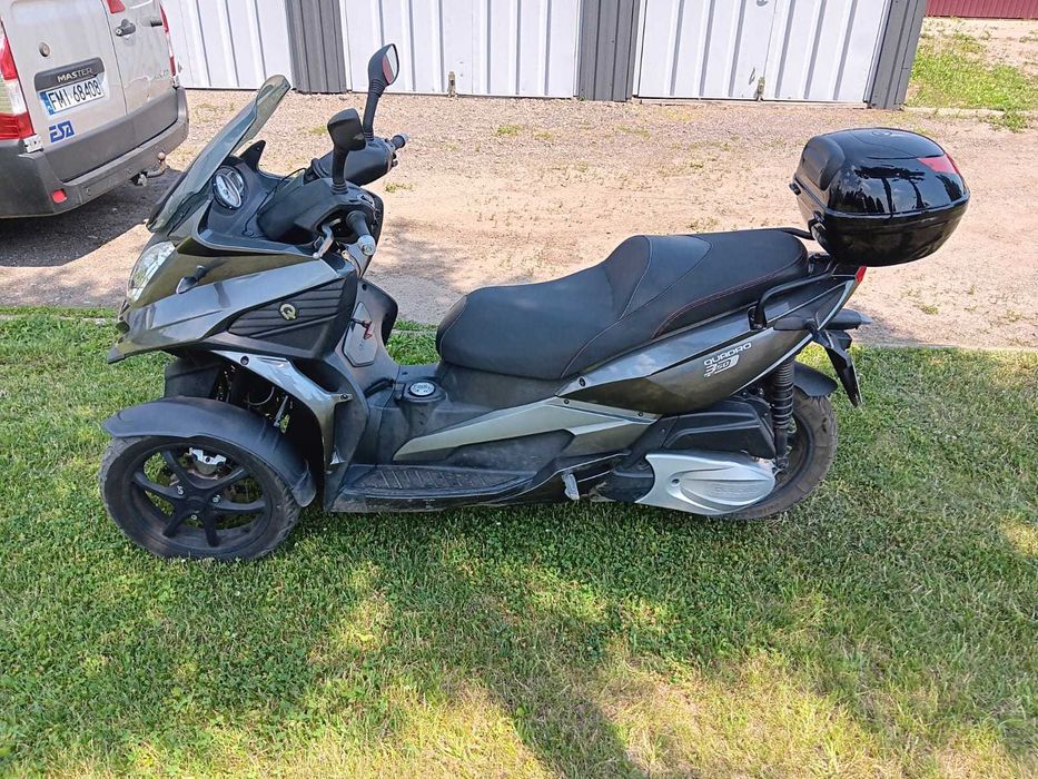 Skuter Quadro 350