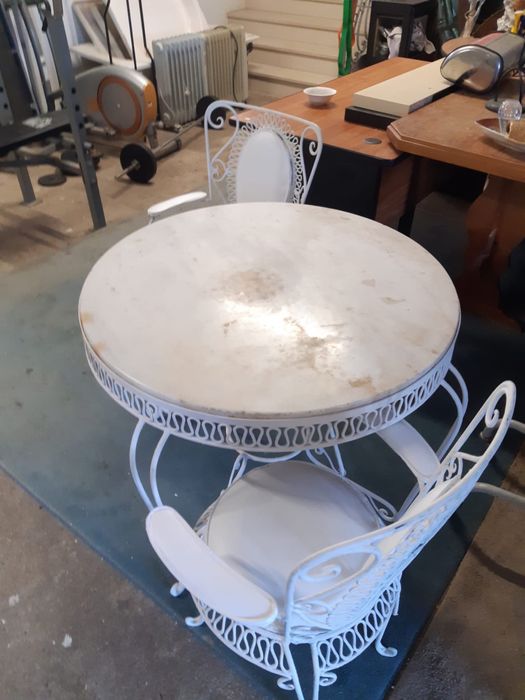 Conjunto restaurado de jardim