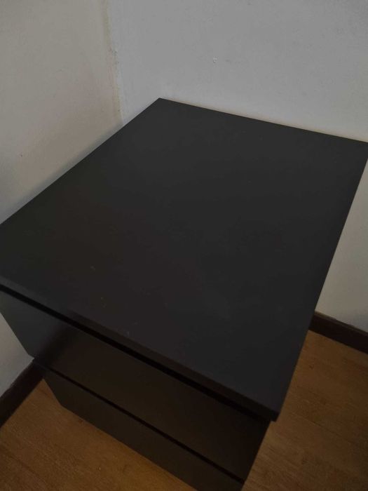 2 mesas de cabeceira IKEA MALM