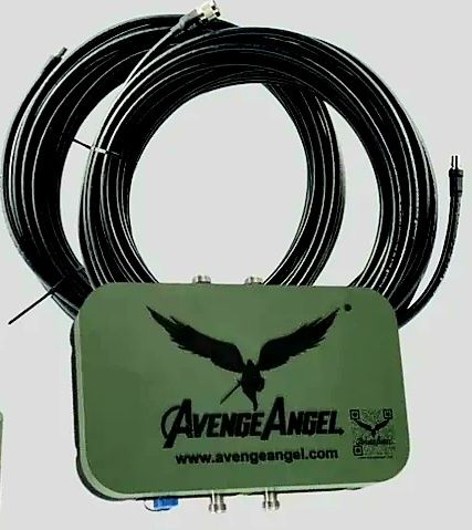 КОМПЛЕКТ: Репитер AVENGER для антенн-усилителей с Кабелями 20m+20m.