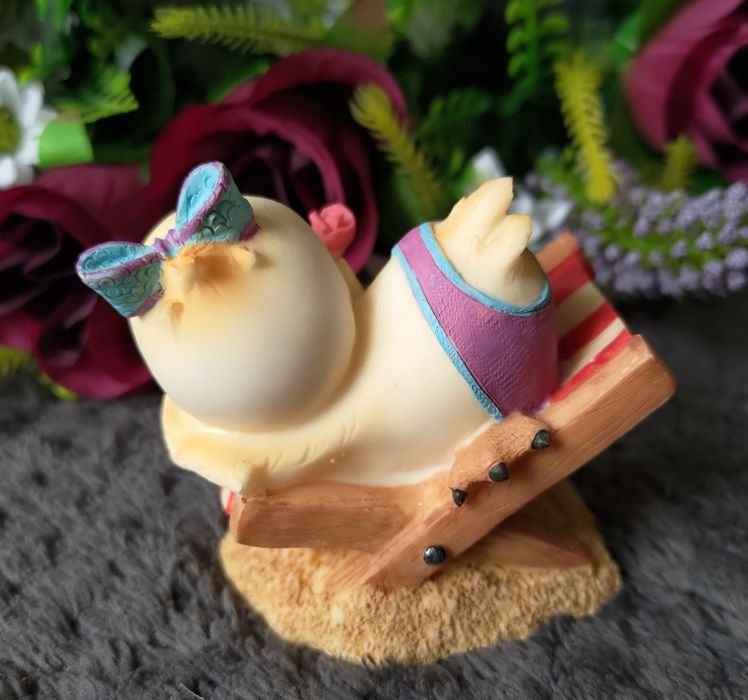 Kaczka kaczuszka figurka z tworzywa