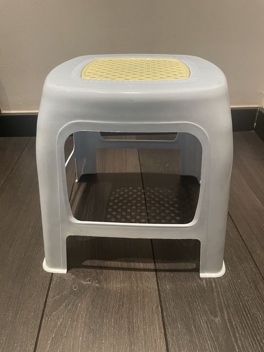 Banco Pequeno muito Bonito