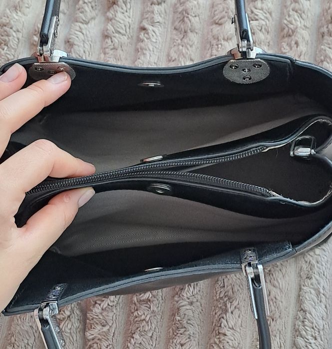 Чорна елегантна сумка