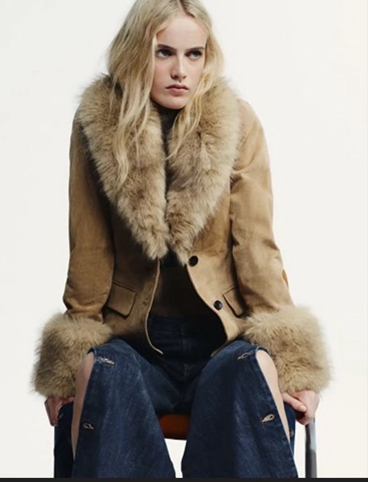 Blazer justo feito em pele de camurça.Inspiração Zara.