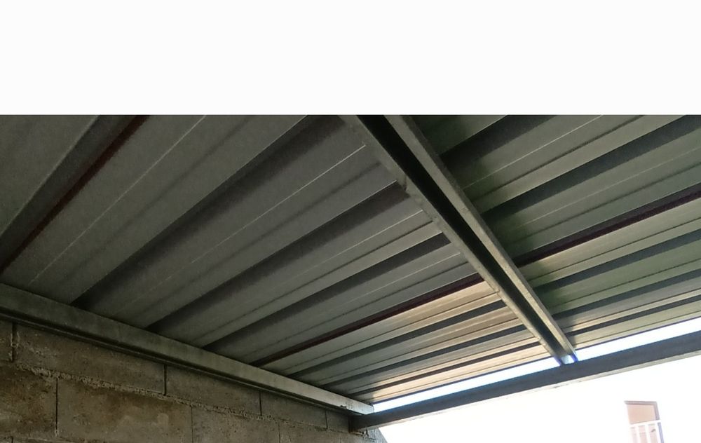 vendo ferros e chapas para telheiro 15 a 20 m2 aproximadamente 
já foi