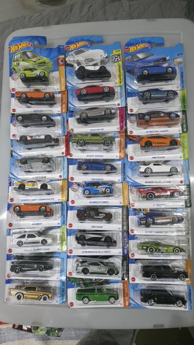 Coleção hot wheels 210 unidades - 2020 a 2026