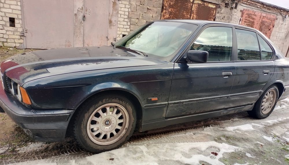 Продам BMW 5 E34