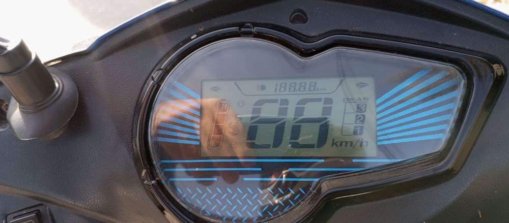 Vendo uma moto elétrica