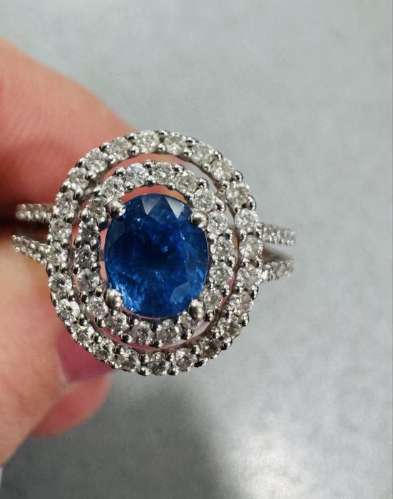 Золотое кольцо с бриллиантами