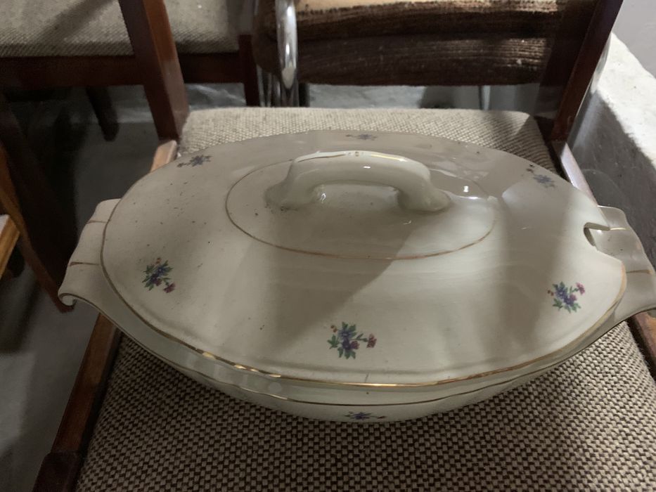 Conjunto de jantar antigo