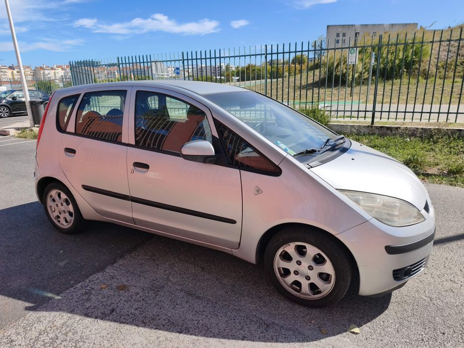 Vende-se Mitsubishi Colt 1.3 ano 2004