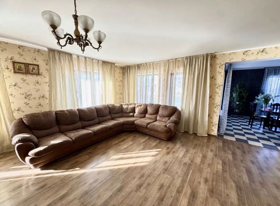 Здається будинок 290 м² біля Броварів! 31 сотка, газ, 30 кВт, 3 види опалення, гараж на 2 авто