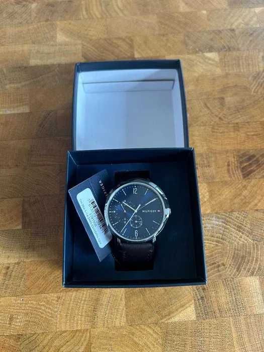Relógio Tommy Hilfiger Homem 40mm novo e com caixa original