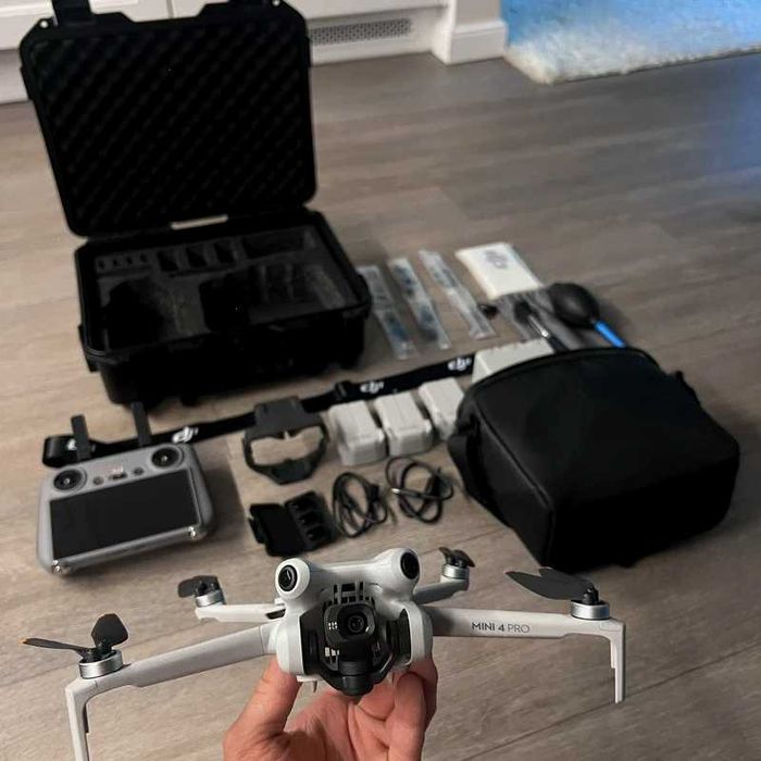 DJI Mini 4 Pro Fly More Combo + RC 2