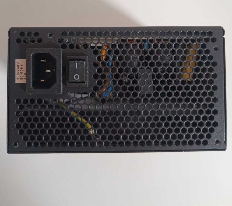 Блок живлення chieftec proton 750w на гарантії