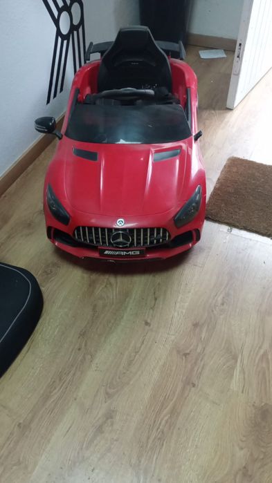 Mercedes a bateria, para criança . Nove só falta o retrovisor