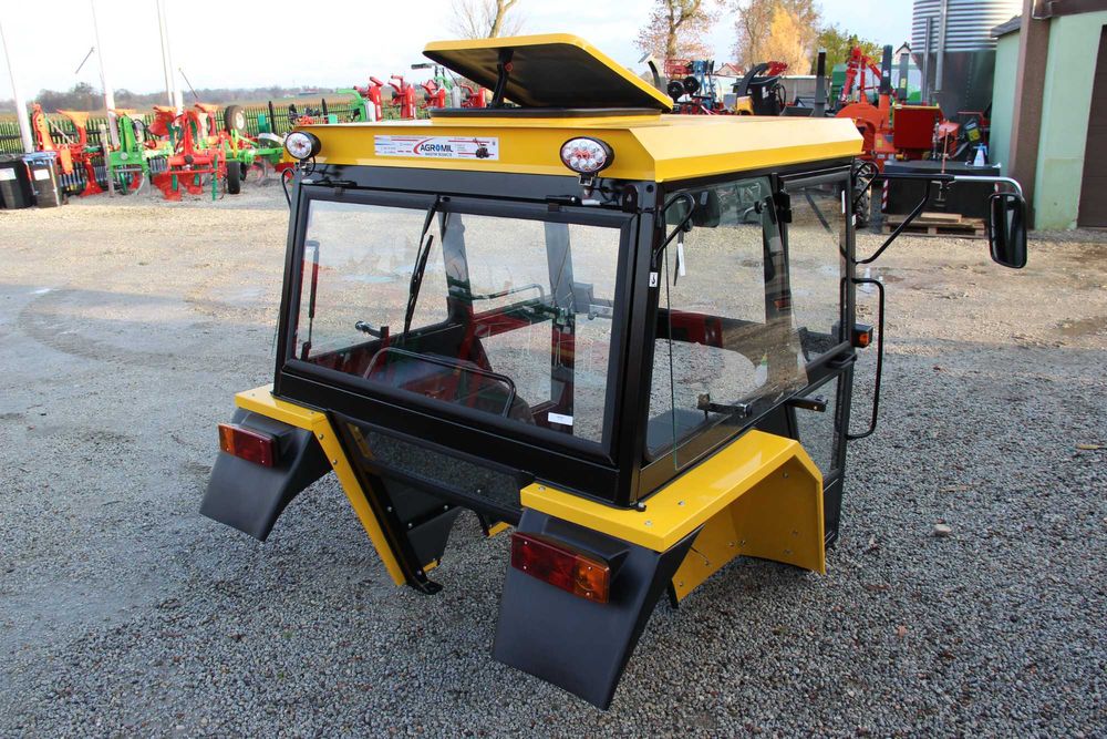 Kabina ciągnikowa z błotnikami URSUS C360 C360-3P C4011 NAGLAK ELEGANT