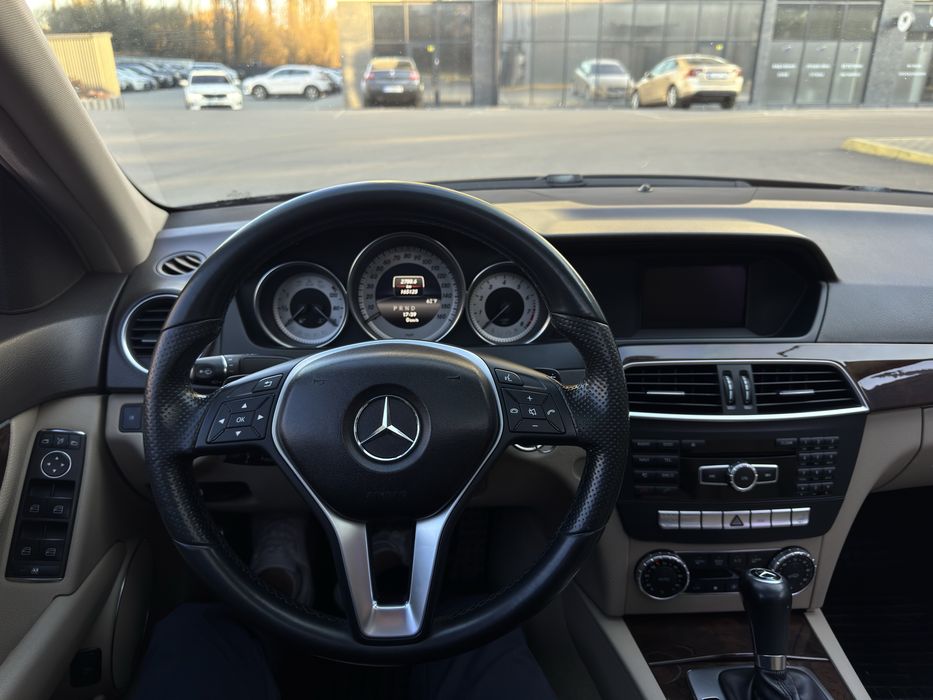 Mercedes-Benz C-Class 2014 VIN WDDGF8AB9EA945872 фото оголошення 19 з 19