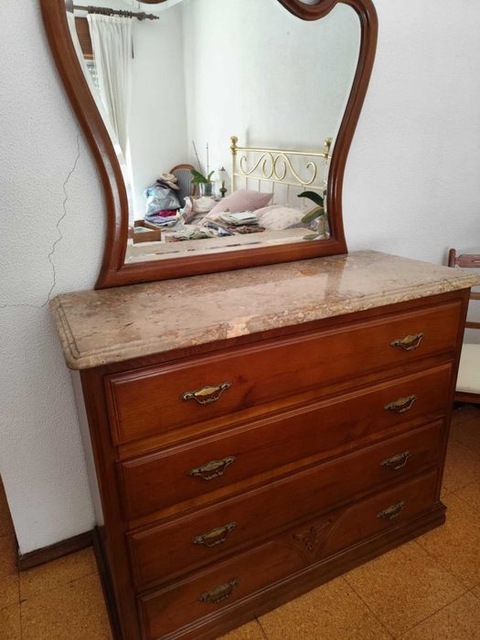 Vendo pelo melhor preço Mobília de Quarto