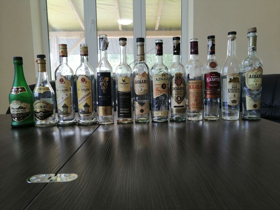 Продам  Пляшки Бутилки  пляшки з під алкоголю