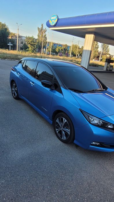 Продам Nissan Leaf