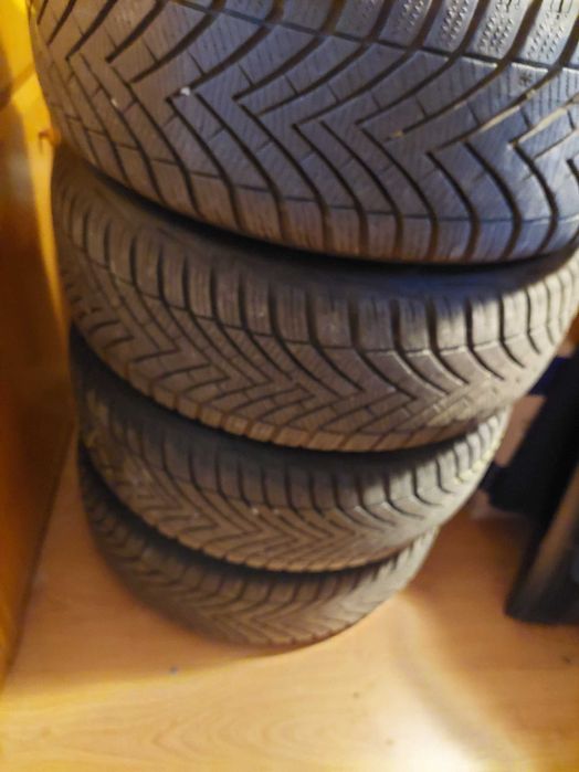Jantes 205 55 R16 pneus novos