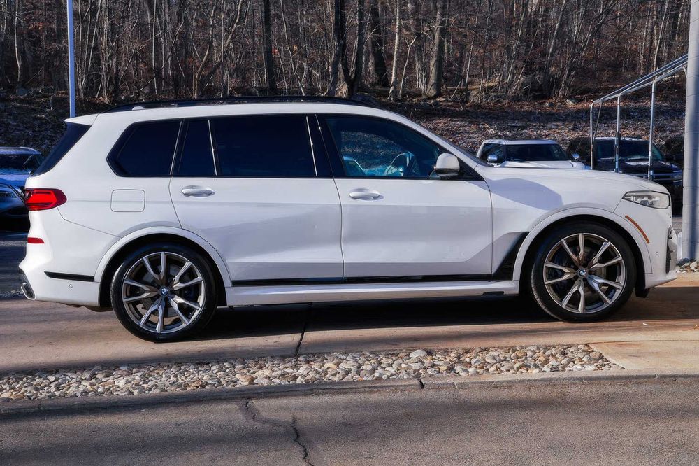 BMW X7      2020