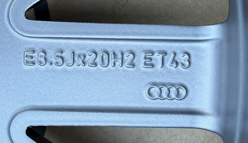 Oryginalne felgi Audi Sport 8.5Jx20 ET43 A4 A6 4K0 A7 Q5 5x112 s-line