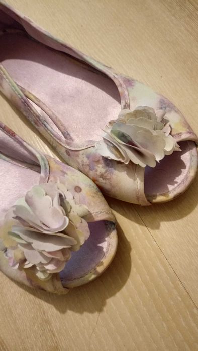 Балетки для дівчинки ,літо H&M .33р.квітковий принт