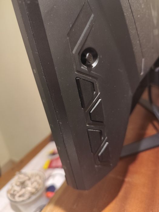Monitor asus e Cadeira gaming Razer em excelente estado (PRECO NEGOCIÁVEL)