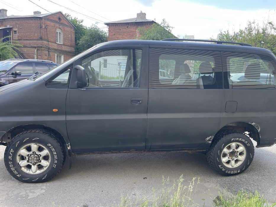 Hyundai H1. 4x4   3 000$
