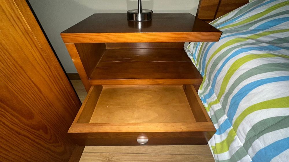 Quarto de casal completo (sem colchão)