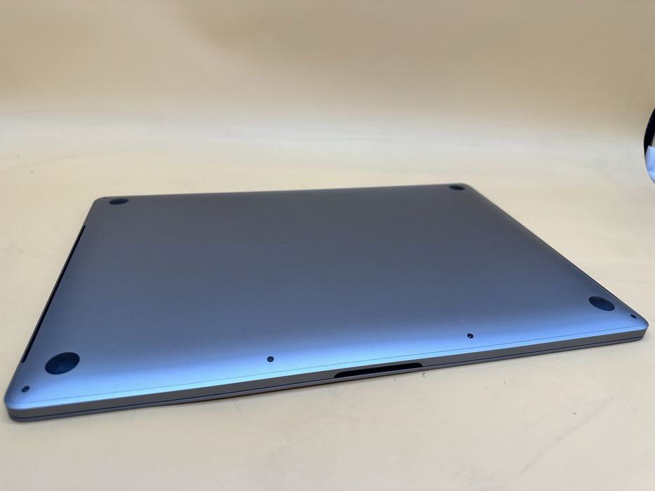 Macbook pro 2019 16 дюймів i7 512gb ssd a2141