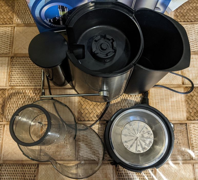 Продам соковыжималку соковитискач Scarlet SC-018