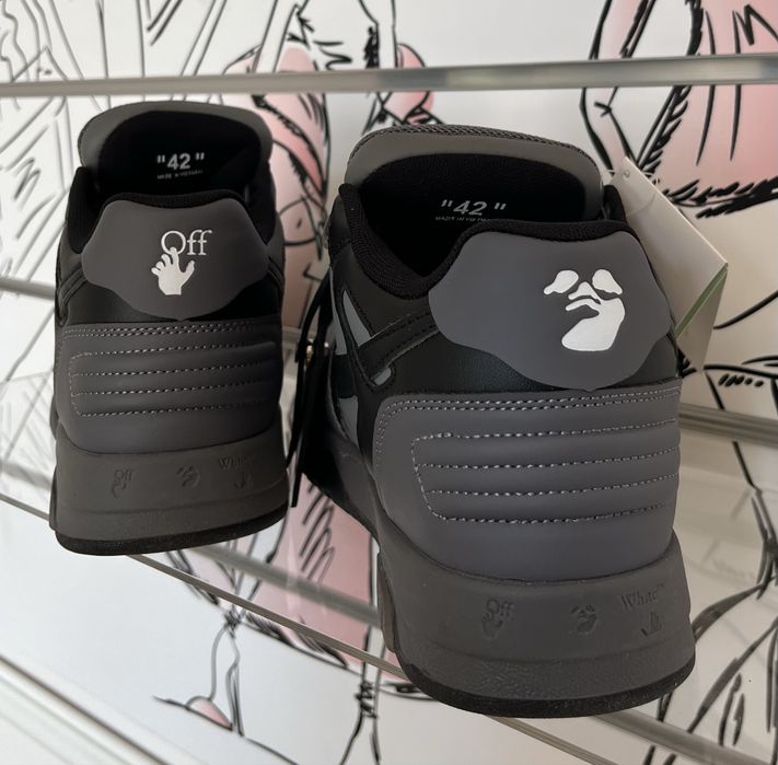 Off-White Out of Office Black Gradient r42